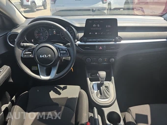 2024 Kia Forte LXS – miniatura 11