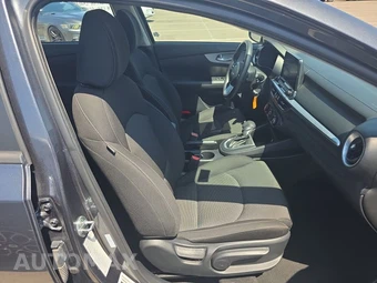 2024 Kia Forte LXS – miniatura 8