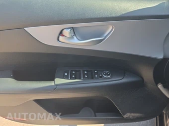 2024 Kia Forte LXS – miniatura 9
