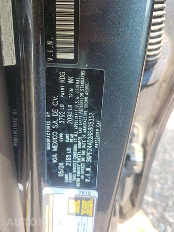 2024 Kia Forte LXS - miniatura 2
