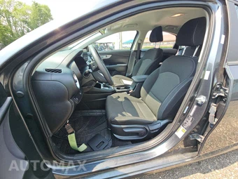 2024 Kia Forte LXS - miniatura 3