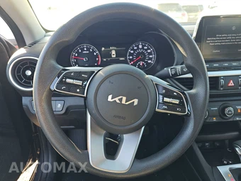 2024 Kia Forte LXS - miniatura 10