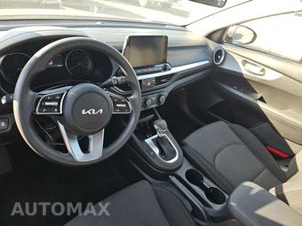 2024 Kia Forte LXS - miniatura 11