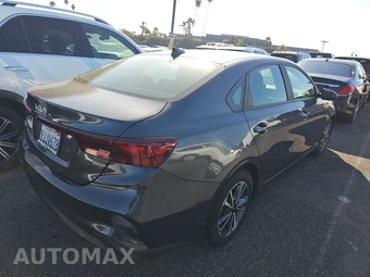 2024 Kia Forte LXS - miniatura 4