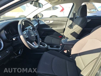 2024 Kia Forte LXS - miniatura 7