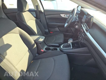 2024 Kia Forte LXS - miniatura 8
