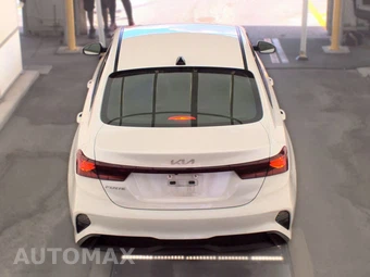 2024 Kia Forte LXS – miniatura 5