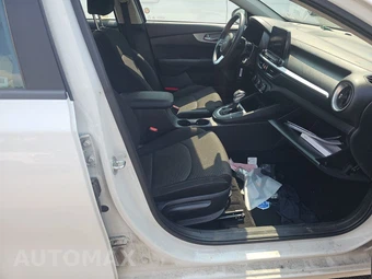 2024 Kia Forte LXS – miniatura 8
