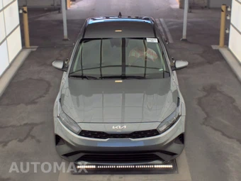 2024 Kia Forte LXS - miniatura 2
