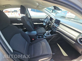 2024 Kia Forte LXS - miniatura 8