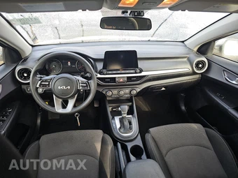 2024 Kia Forte LXS - miniatura 11