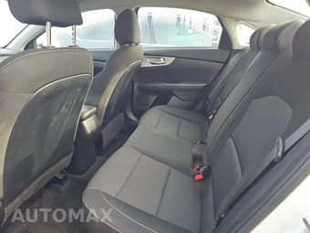 2024 Kia Forte LXS - miniatura 13