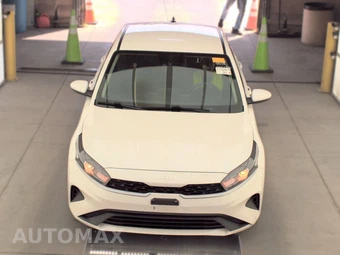 2024 Kia Forte LXS - miniatura 2