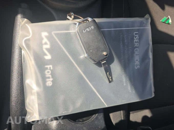 2024 Kia Forte LXS – miniatura 5
