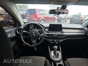 2024 Kia Forte LXS - miniatura 11