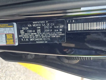 2024 Kia Forte LXS - miniatura 14