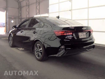 2024 Kia Forte LXS - miniatura 6