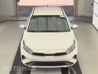 2024 Kia Forte LXS – miniatura 12