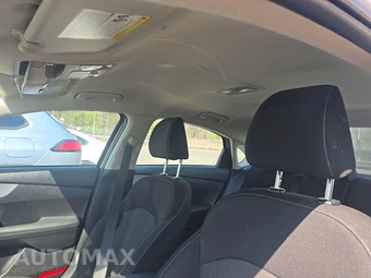 2024 Kia Forte LXS – miniatura 17