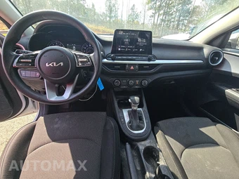 2024 Kia Forte LXS – miniatura 6