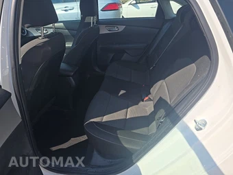 2024 Kia Forte LXS – miniatura 9