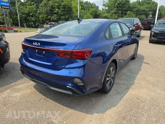 2024 Kia Forte LXS - miniatura 3
