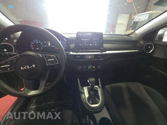 2024 Kia Forte LXS - miniatura 11