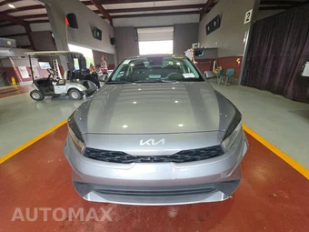 2024 Kia Forte LXS - miniatura 2
