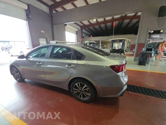 2024 Kia Forte LXS - miniatura 6
