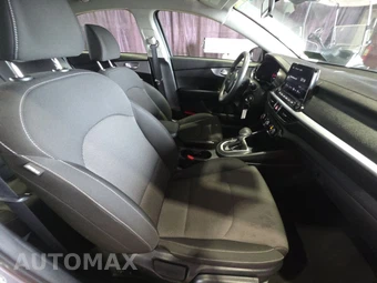 2024 Kia Forte LXS - miniatura 8