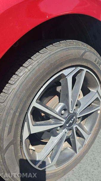 2024 Kia Forte LXS - miniatura 35