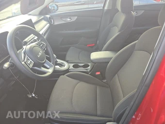 2024 Kia Forte LXS - miniatura 7