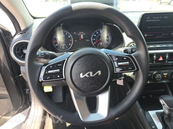 2024 Kia Forte LXS – miniatura 16