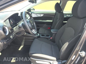 2024 Kia Forte LXS – miniatura 5