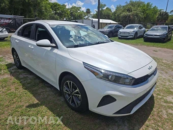 2024 Kia Forte LXS - miniatura 4