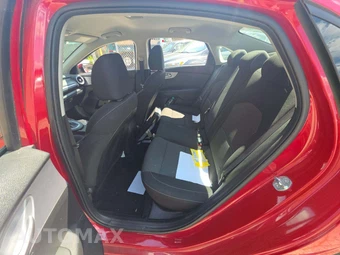 2024 Kia Forte LXS – miniatura 10