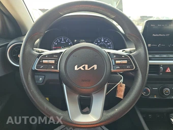 2024 Kia Forte LXS – miniatura 10
