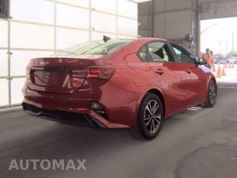 2024 Kia Forte LXS – miniatura 4
