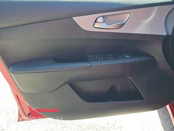 2024 Kia Forte LXS – miniatura 9