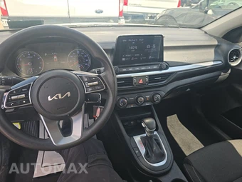 2024 Kia Forte LXS - miniatura 11