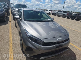 2024 Kia Forte LXS - miniatura 2