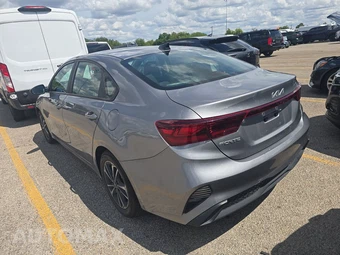 2024 Kia Forte LXS - miniatura 6