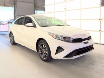 2024 Kia Forte LXS - miniatura 3