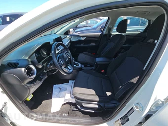 2024 Kia Forte LXS - miniatura 7