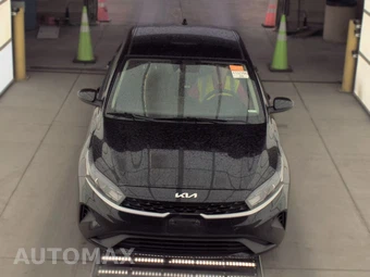 2024 Kia Forte LXS - miniatura 2