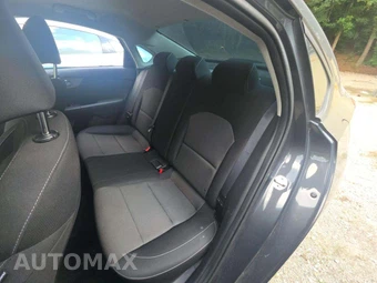 2024 Kia Forte LXS – miniatura 13