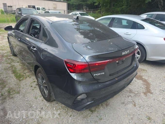 2024 Kia Forte LXS – miniatura 2