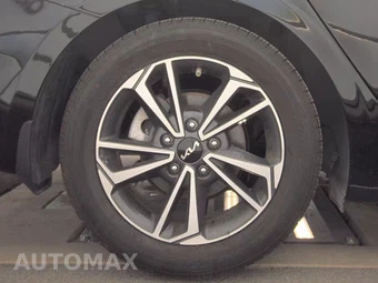 2024 Kia Forte LXS – miniatura 11