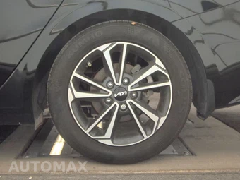 2024 Kia Forte LXS – miniatura 12