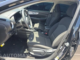 2024 Kia Forte LXS – miniatura 13